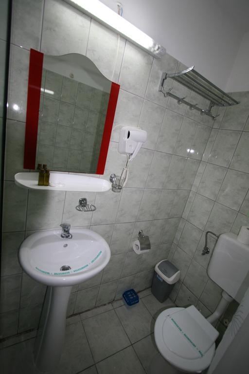 招待所 Hotel-hostel Mignon -private With Free Parking 3*