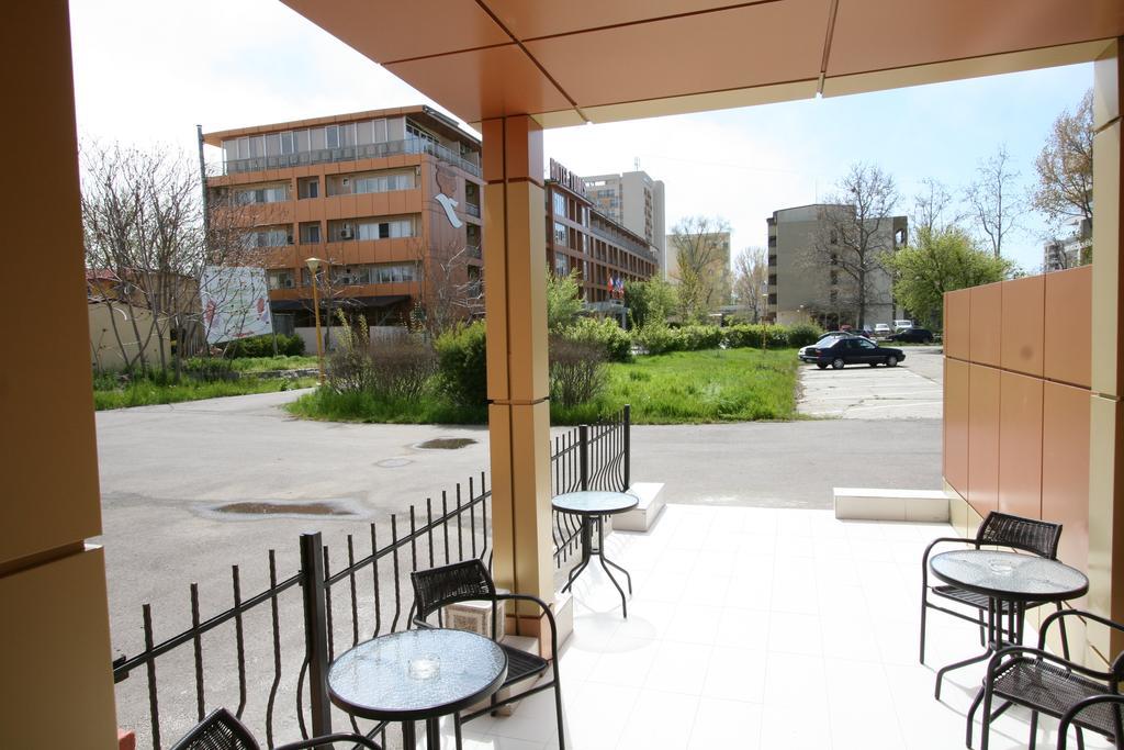 Hotel-hostel Mignon -private With Free Parking 招待所