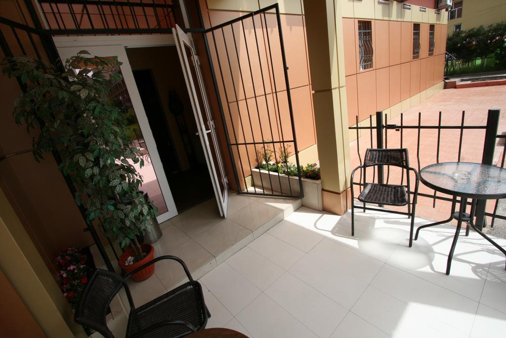 Hotel-hostel Mignon -private With Free Parking 招待所