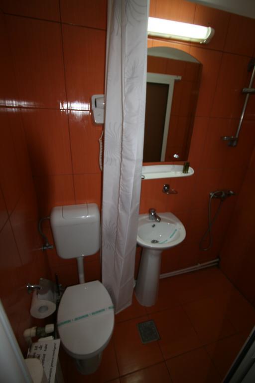 Hotel-hostel Mignon -private With Free Parking Mamaia